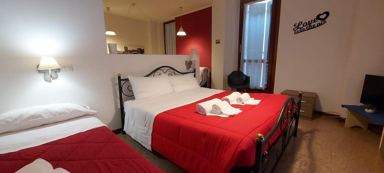 Marconi Rooms Loggia Delle Erbe Verona Luaran gambar