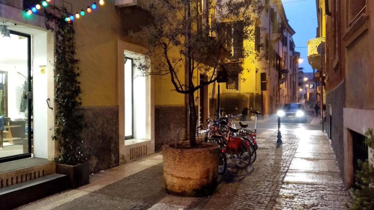 Marconi Rooms Loggia Delle Erbe Verona Luaran gambar